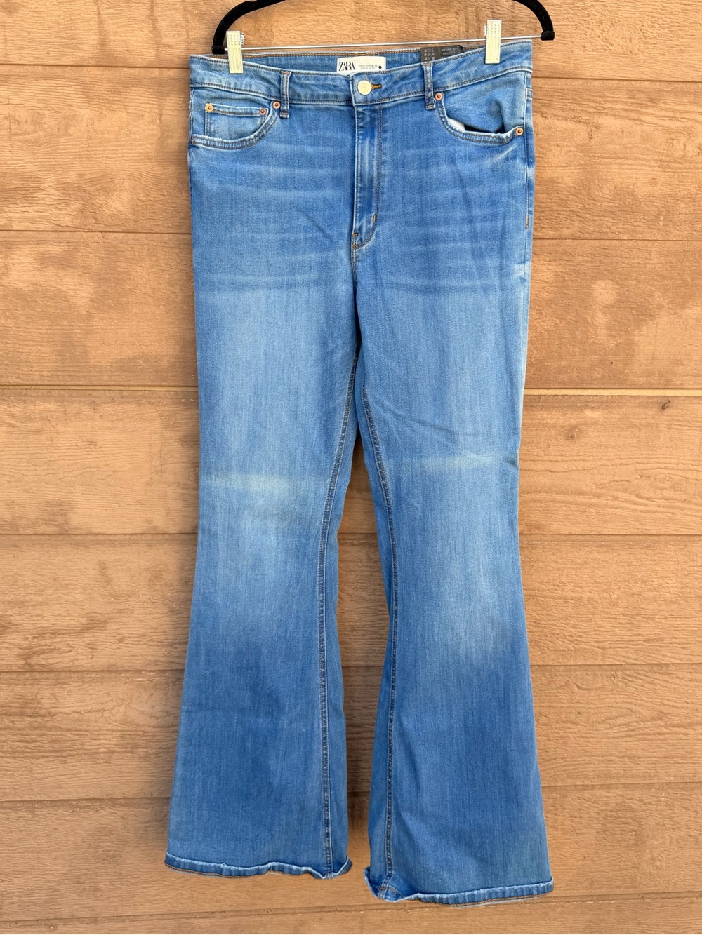 Zara Flared Jeans in medium wash